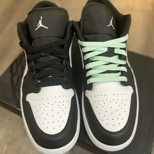 Air Jordan 1 Low SE size 12